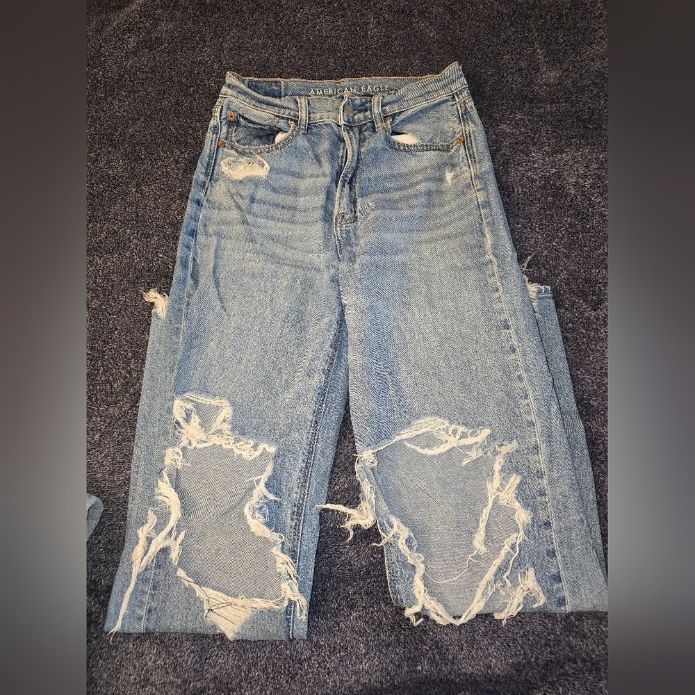American Eagle Outfitters Women's Distressed Blue Jeans